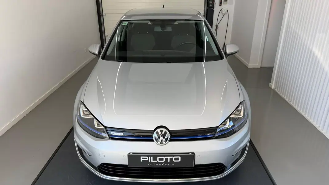 Volkswagen e-Golf 2019 - 16490 EUR, 74201 km - 74201km - foto 3 de 27
