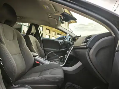 Volvo V40 Cross Country 2017 - 18500 EUR, 100000 km - AUTO.MOTO.pt - 100000km - foto 13 de 34