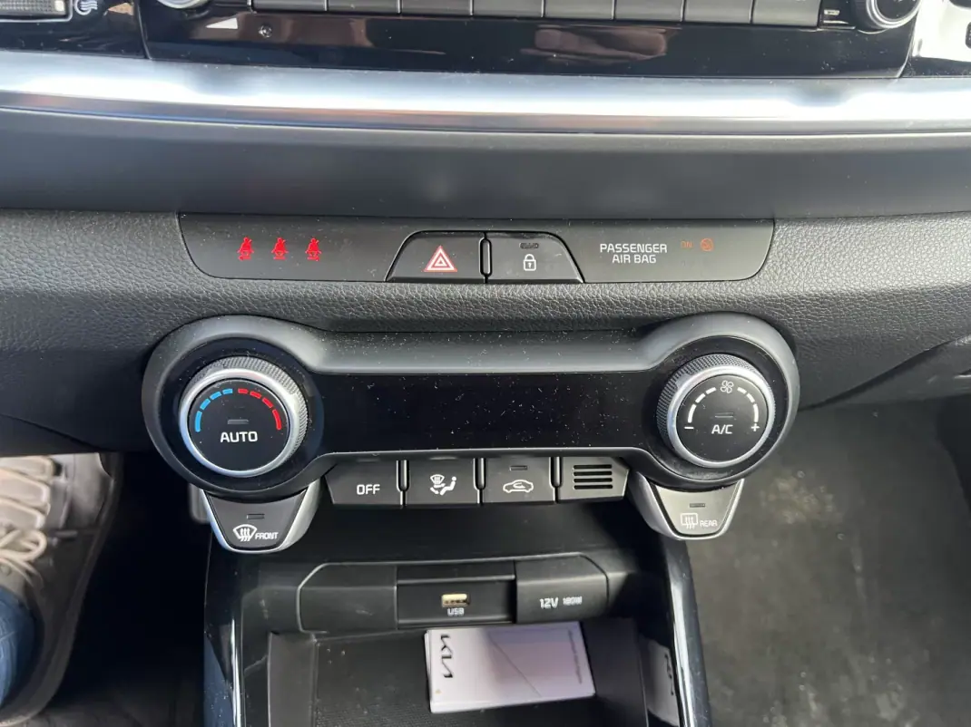 Kia Stonic 2025 - 20500 EUR, 17500 km - AUTO.MOTO.pt - 17500km - foto 18 de 19