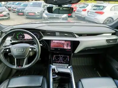 Audi e-tron 2020 - 31000 EUR, 110869 km - AUTO.MOTO.pt - 110869km - foto 3 de 29