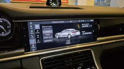 Porsche Panamera 2020 - 84500 EUR, 42501 km - AUTO.MOTO.pt - 42501km - foto 39 de 51