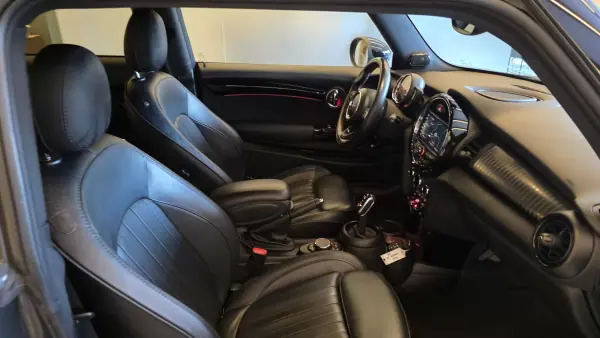 MINI Cooper 2019 - 24900 EUR, 114062 km - AUTO.MOTO.pt - 114062km - foto 52 de 61