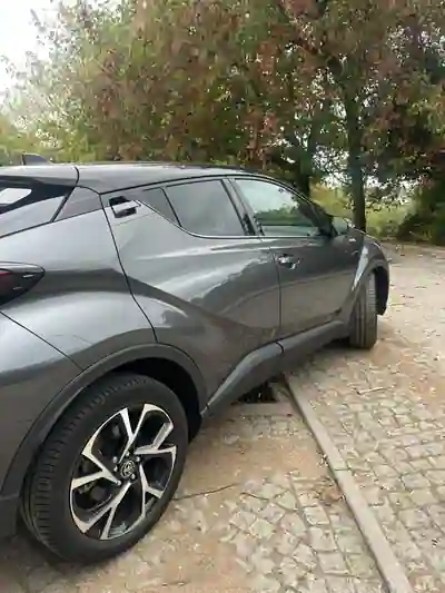 Toyota C-HR 2022 — foto 3 de 9