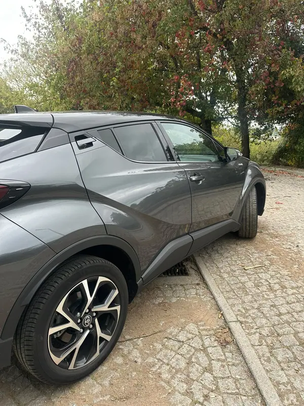 Toyota C-HR 2022 — foto 3 de 9