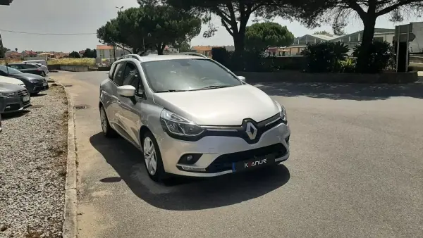 Renault Clio Sport Tourer 2018 - 11500 EUR, 89764 km - AUTO.MOTO.pt - 89764km - foto 13 de 46