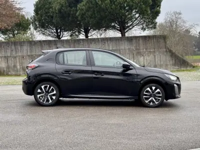 Peugeot 208 2024 - 17990 EUR, 1500 km - AUTO.MOTO.pt - 1500km - foto 7 de 25