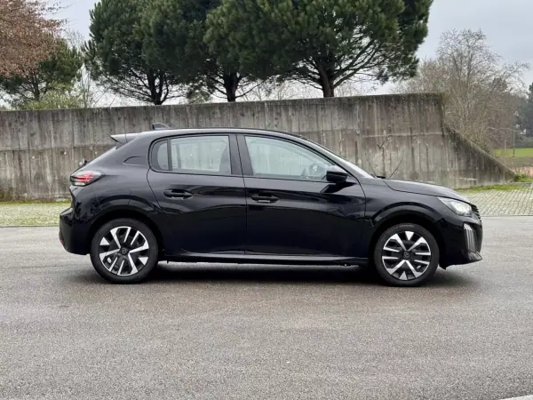 Peugeot 208 2024 - 17990 EUR, 1500 km - AUTO.MOTO.pt - 1500km - foto 7 de 25