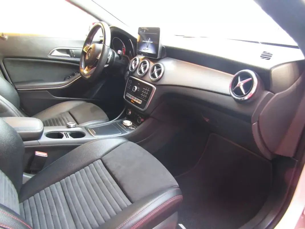 Mercedes-Benz CLA 200 2019 - 26899 EUR, 154950 km - 154950km - foto 8 de 38