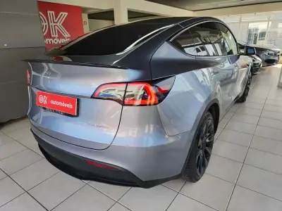 Tesla Model Y 2023 - 38900 EUR, 39000 km - AUTO.MOTO.pt - 39000km - foto 11 de 33