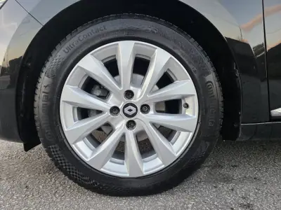 Renault Clio 2022 - 14500 EUR, 104000 km - AUTO.MOTO.pt - 104000km - foto 11 de 43