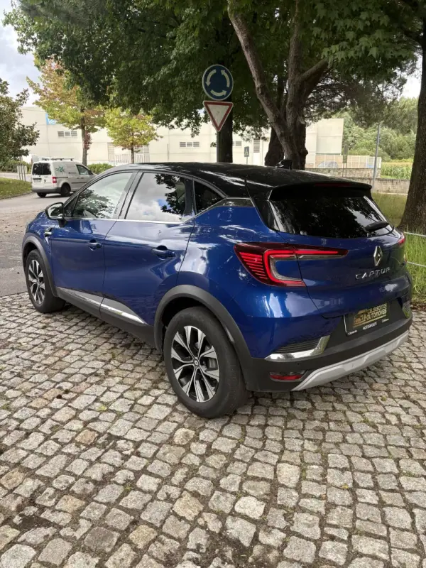 Renault Captur 2023 - 15450 EUR, 57000 km - 57000km - foto 5 de 20