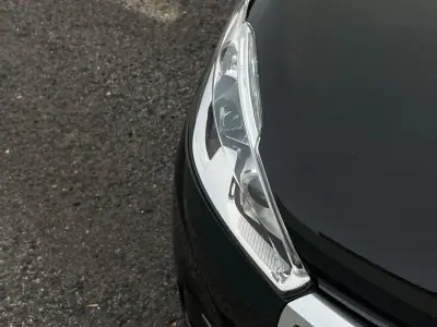 Peugeot 208 2016 - 8790 EUR, 100000 km - AUTO.MOTO.pt - 100000km - foto 8 de 18