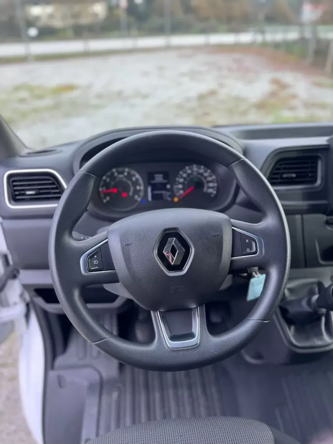 Renault Master 2022 - 23500 EUR, 72729 km - AUTO.MOTO.pt - 72729km - foto 8 de 17