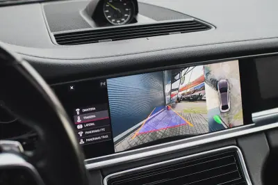 Porsche Panamera Sport Turismo 2019 - 69880 EUR, 97640 km - AUTO.MOTO.pt - 97640km - foto 62 de 71