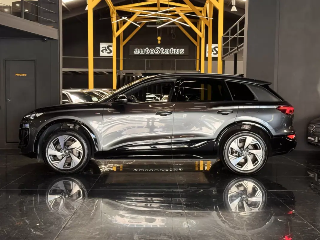 Audi Q6 e-tron 2025 - 59990 EUR, 16300 km - 16300km - foto 4 de 25