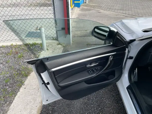BMW 420 Gran Coupé 2015 - 19950 EUR, 221587 km - AUTO.MOTO.pt - 221587km - foto 12 de 37