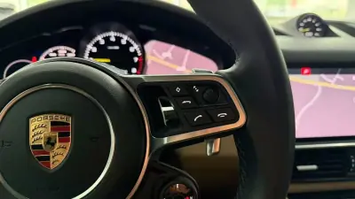 Porsche Cayenne Coupé 2019 - 77990 EUR, 59352 km - AUTO.MOTO.pt - 59352km - foto 19 de 32