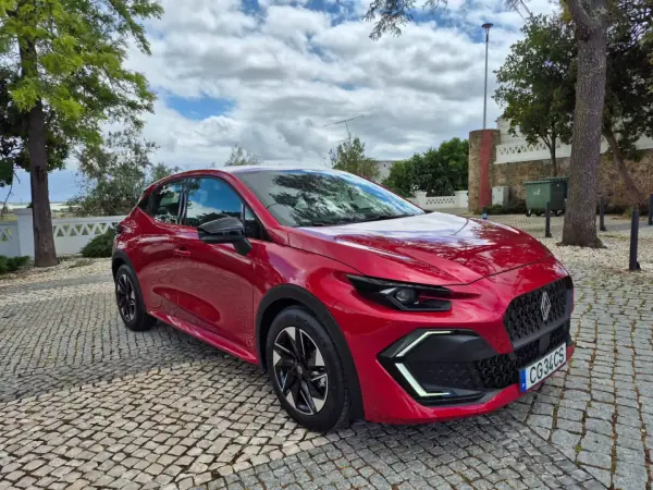 Renault Clio 2026 - 23675 EUR, 69 km - AUTO.MOTO.pt - 69km - foto 25 de 26