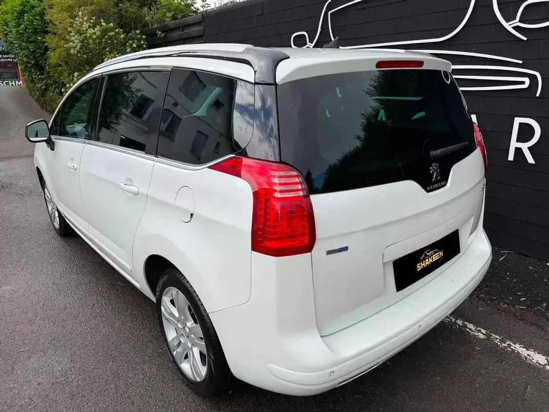 Peugeot 5008 2016 - 10890 EUR, 167724 km - 167724km - foto 7 de 13