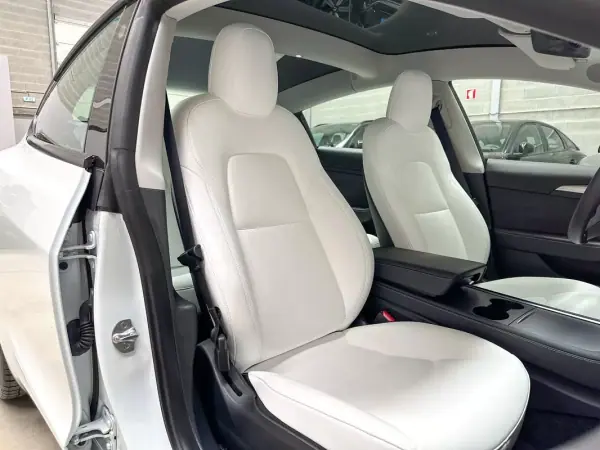Tesla Model 3 2021 - 27950 EUR, 49088 km - AUTO.MOTO.pt - 49088km - foto 3 de 59