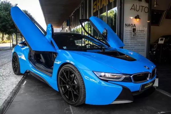 BMW i8 2016 - 61900 EUR, 93668 km - AUTO.MOTO.pt - 93668km - foto 8 de 45