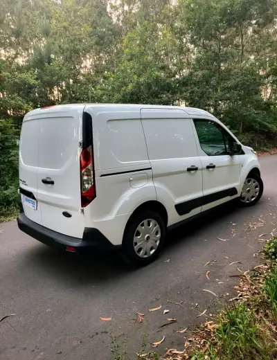 Ford Transit Connect 2021 - 11990 EUR, 146000 km - AUTO.MOTO.pt - 146000km - foto 12 de 18