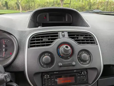 Renault KANGOO 1.5 BLUE DCI 3LUG EDITION ONE 2017 - 10900 EUR, 126000 km - AUTO.MOTO.pt - 126000km - foto 13 de 13
