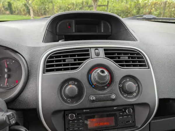 Renault KANGOO 1.5 BLUE DCI 3LUG EDITION ONE 2017 - 10900 EUR, 126000 km - AUTO.MOTO.pt - 126000km - foto 13 de 13