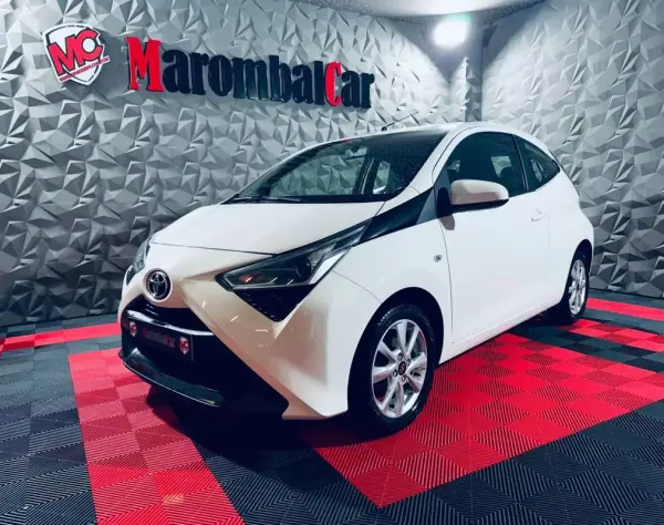 Toyota Aygo 2020 - 11750 EUR, 134443 km - AUTO.MOTO.pt - 134443km - foto 12 de 27