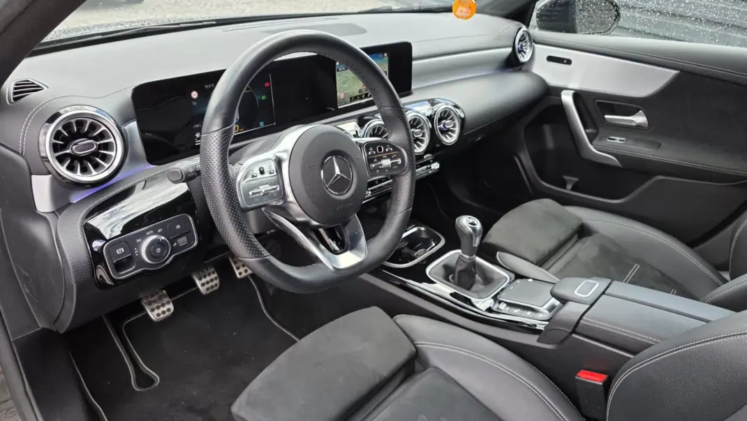 Mercedes-Benz A 200 2021 - 27390 EUR, 101000 km - AUTO.MOTO.pt - 101000km - foto 12 de 31