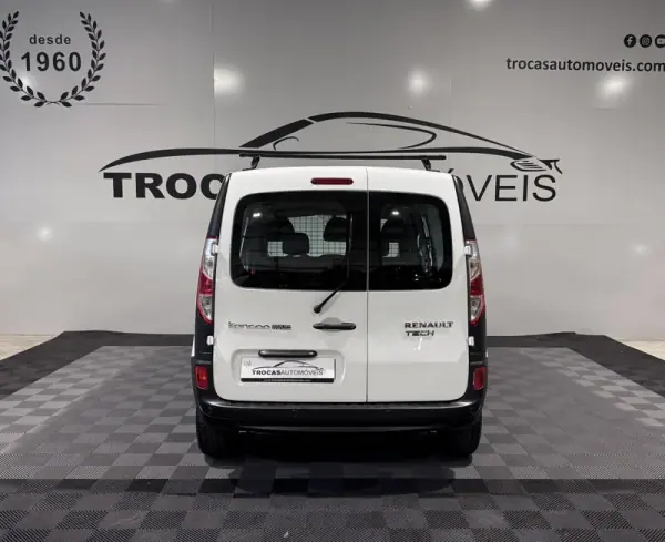 Renault Kangoo 2016 - 10900 EUR, 255000 km - AUTO.MOTO.pt - 255000km - foto 4 de 28