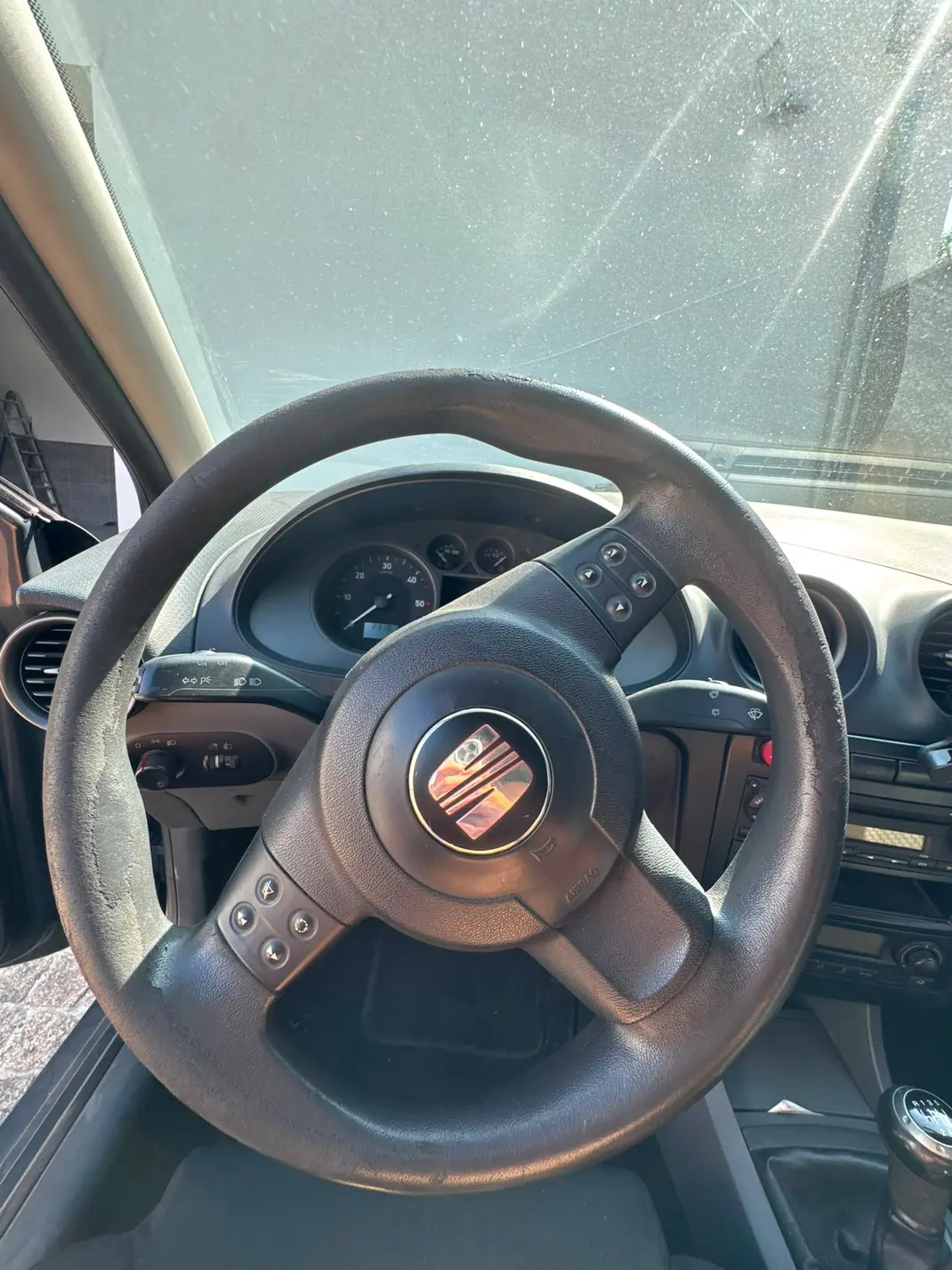 SEAT Ibiza 2008 - 4200 EUR, 225000 km - 225000km - foto 8 de 9
