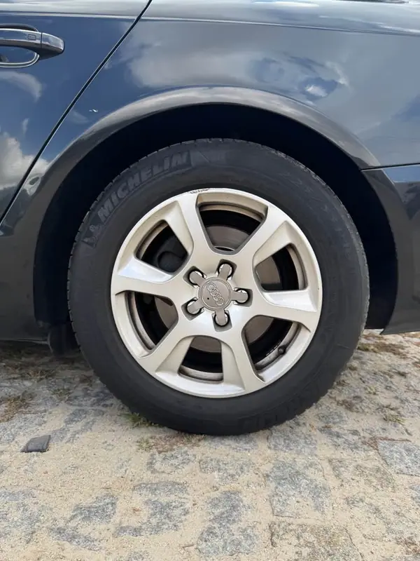 Audi A4 Avant 2011 - 7799 EUR, 312000 km - AUTO.MOTO.pt - 312000km - foto 7 de 12