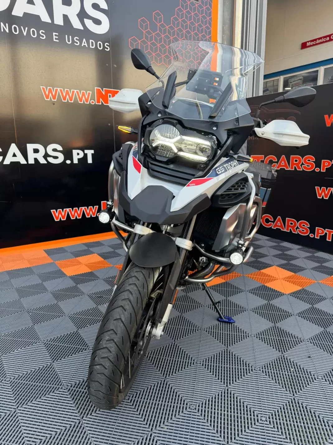 BMW R 12 Base 2023 - 24900 EUR, 9675 km - AUTO.MOTO.pt - 9675km - foto 6 de 7