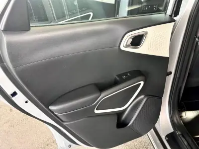 Kia e-Soul 2022 - 22900 EUR, 64656 km - AUTO.MOTO.pt - 64656km - foto 11 de 24
