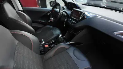 Peugeot 2008 2018 - 16750 EUR, 88000 km - AUTO.MOTO.pt - 88000km - foto 20 de 20