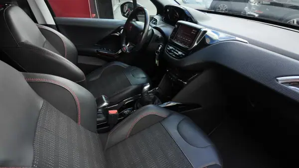 Peugeot 2008 2018 - 16750 EUR, 88000 km - AUTO.MOTO.pt - 88000km - foto 20 de 20