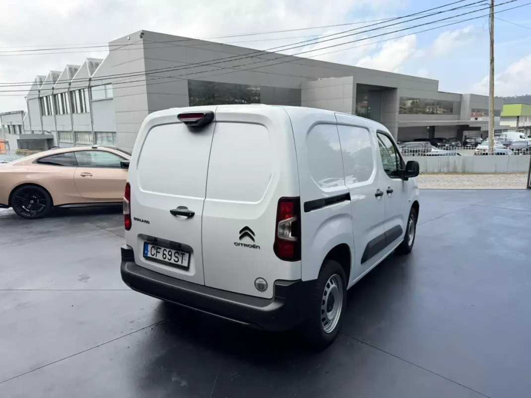 Citroën BERLINGO VAN XL 1.5 BLUE HDI 3 LUGARES 2019 - 13900 EUR, 126000 km - AUTO.MOTO.pt - 126000km - foto 3 de 9