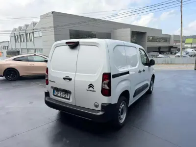 Citroën BERLINGO VAN XL 1.5 BLUE HDI 3 LUGARES 2019 - 13900 EUR, 126000 km - AUTO.MOTO.pt - 126000km - foto 3 de 9