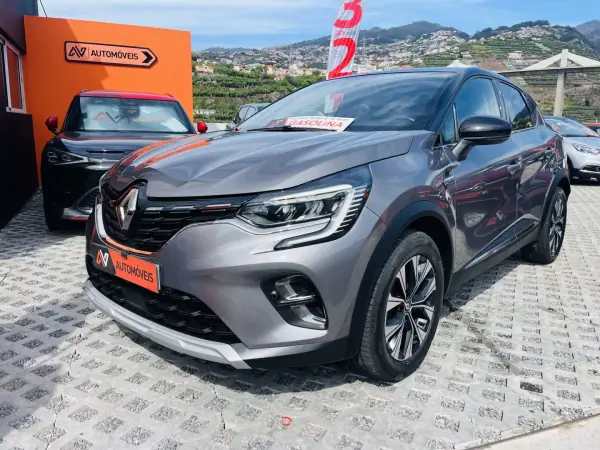 Renault Captur 2023 — photo 3 of 12