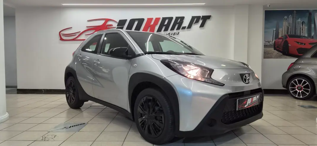 Toyota Aygo X 2023 - 14990 EUR, 63745 km - 63745km - foto 2 de 37