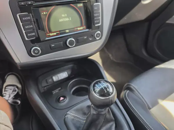 SEAT Leon 2012 - 9750 EUR, 166000 km - AUTO.MOTO.pt - 166000km - foto 6 de 15