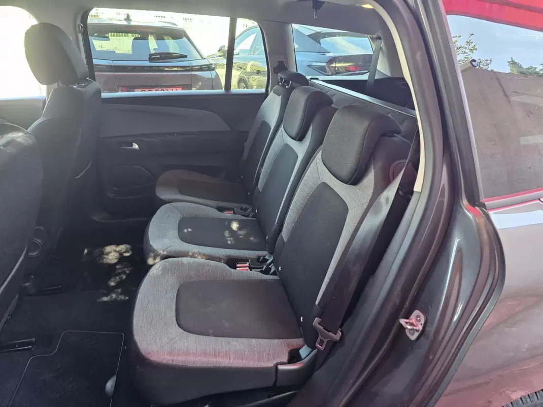 Citroën Grand C4 Spacetourer 2019 - 12750 EUR, 109500 km - AUTO.MOTO.pt - 109500km - foto 9 de 16