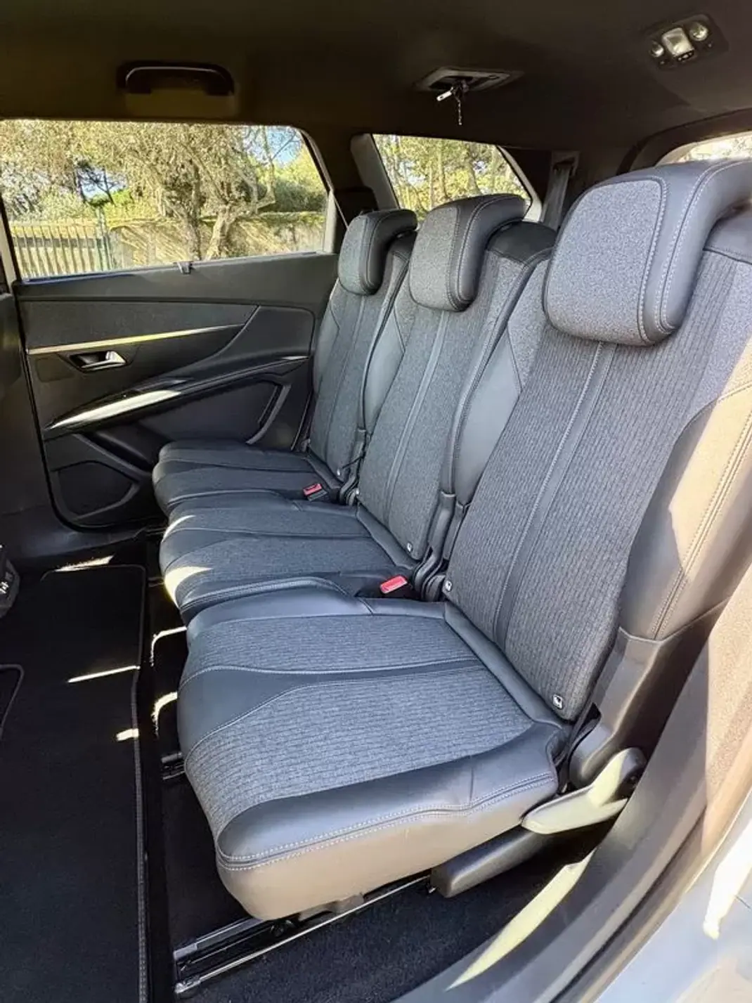 Peugeot 5008 2019 - 26500 EUR, 76030 km - AUTO.MOTO.pt - 76030km - foto 21 de 31