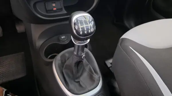 Fiat 500L 2013 - 7900 EUR, 153161 km - AUTO.MOTO.pt - 153161km - foto 45 de 55