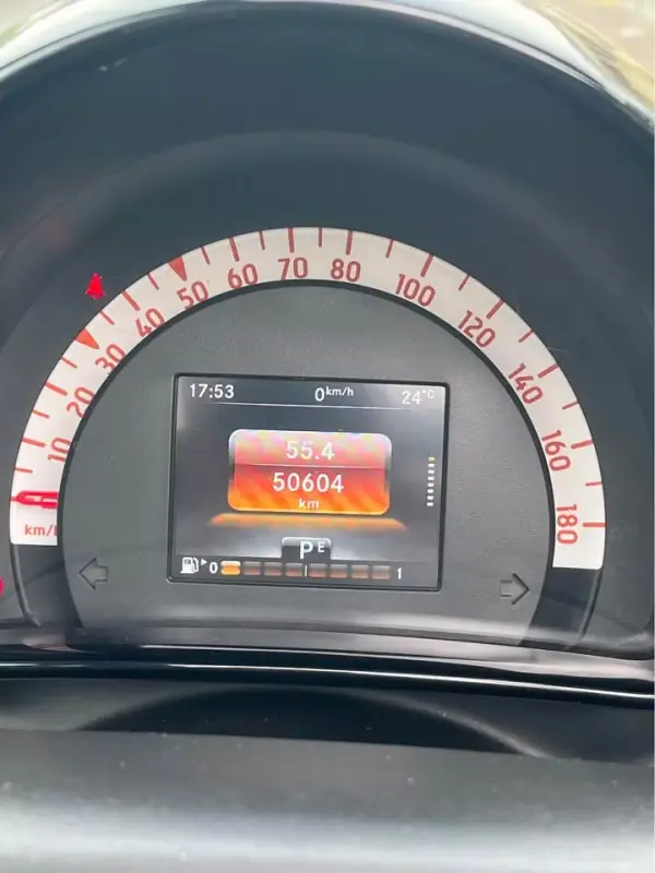 Smart Fortwo Cabrio 2016 - 14750 EUR, 50604 km - AUTO.MOTO.pt - 50604km - foto 7 de 7