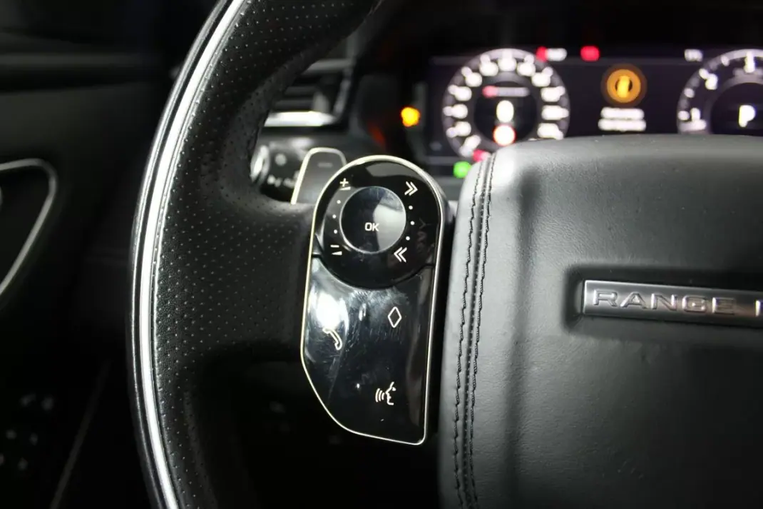 Land Rover Range Rover Velar 2018 - 44900 EUR, 110932 km - AUTO.MOTO.pt - 110932km - foto 17 de 20