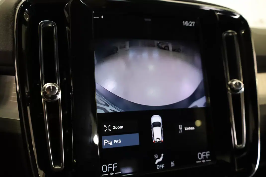 Volvo XC 40 2022 - 28990 EUR, 98750 km - AUTO.MOTO.pt - 98750km - foto 39 de 51