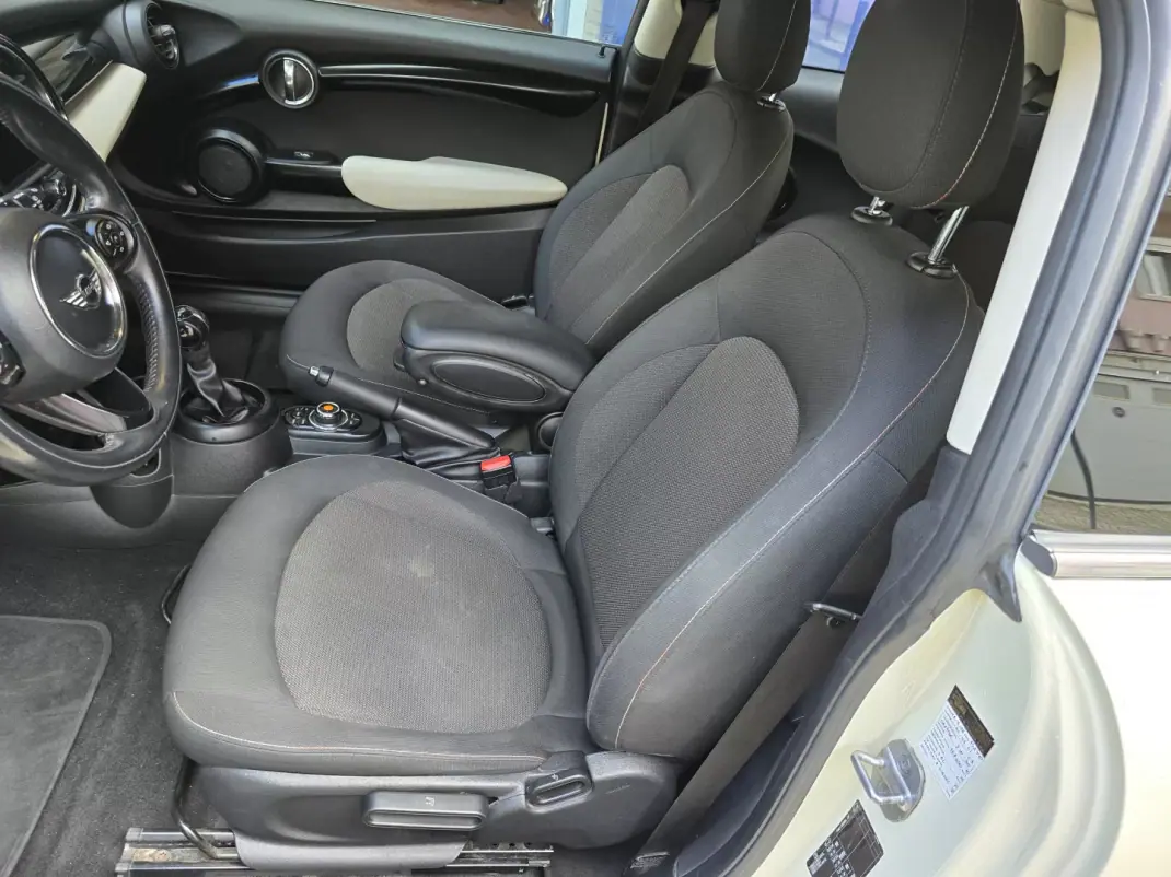 MINI Cooper 2017 - 14999 EUR, 166333 km - AUTO.MOTO.pt - 166333km - foto 11 de 24