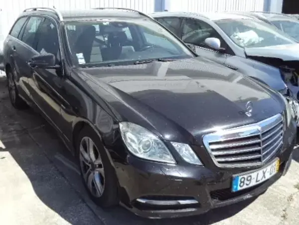 Mercedes-Benz E 250 2011 - 6990 EUR, 328830 km - AUTO.MOTO.pt - 328830km - foto 2 de 9